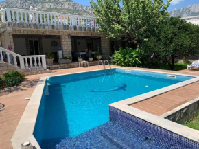 Andolly Apartments